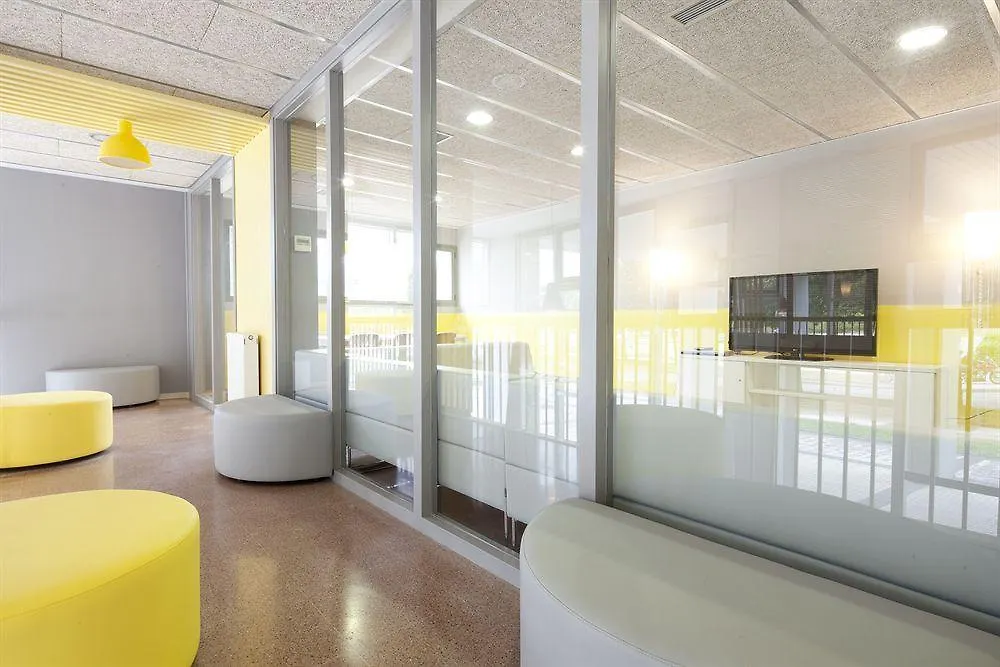Residencia Universitaria Resa Manuel Agud Querol San Sebastián 0*,